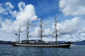 More than 5000 people and a new tradition for the Port of Vigo