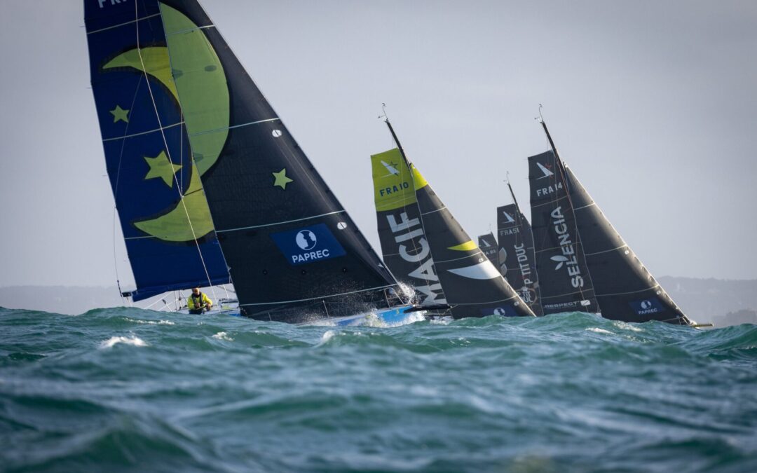 La flota de La Solitaire du Figaro Paprec se adentra en el Atlántico rumbo a Vigo