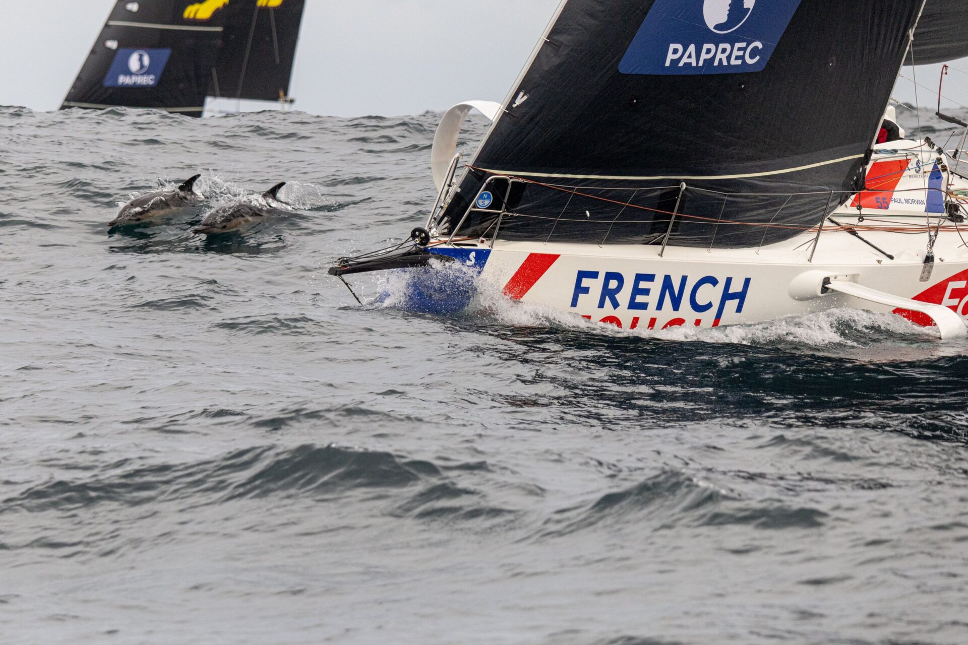 La flota de La Solitaire du Figaro Paprec navega rumbo a Vigo en una jornada de transición